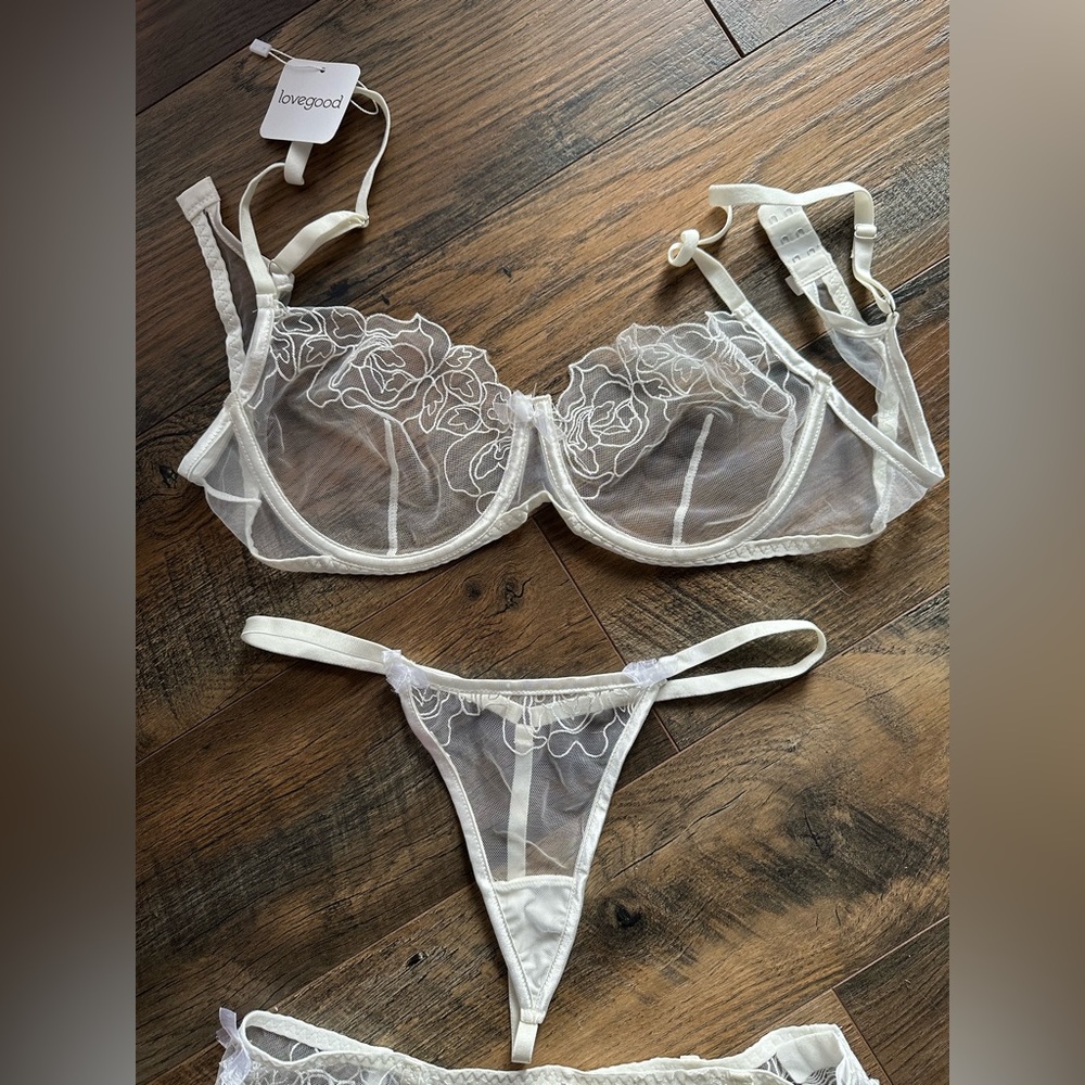 Lingerie Set Unlined - Size L - Picture 2 of 4